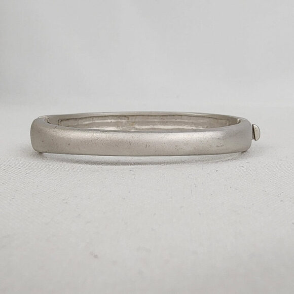 Butler Matt Silver Rhinestone Hinge Bracelet - Picture 4 of 8